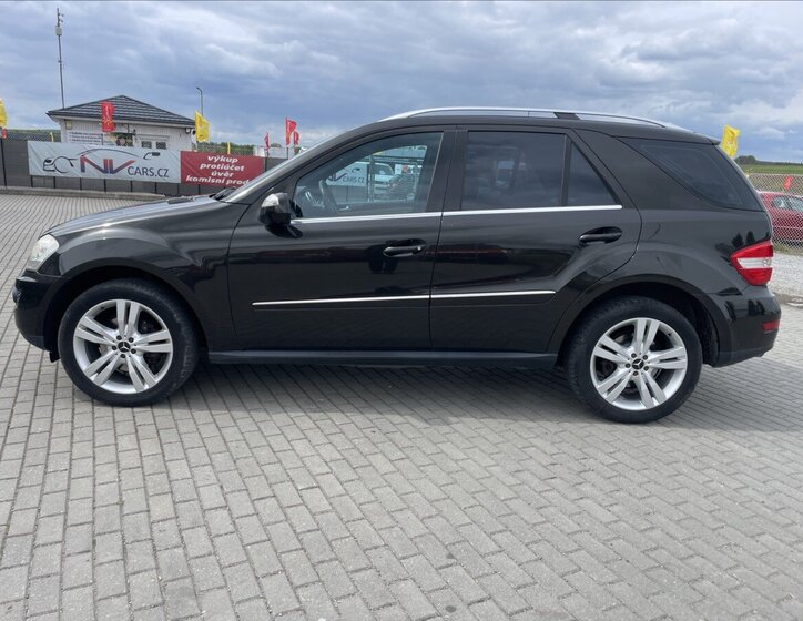 Mercedes-Benz Třídy M SUV / Terénní 3,0 l 165 kw