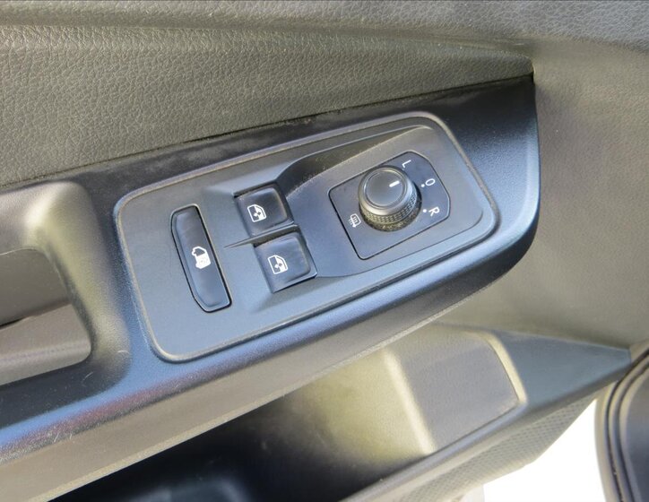 Volkswagen Caddy Skříň 2,0 l 75 kw