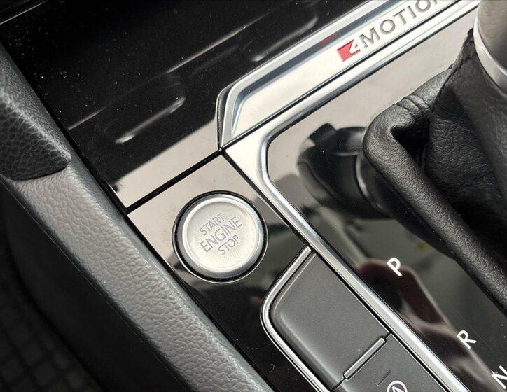 Volkswagen Passat Sedan / Limuzína 2,0 l 140 kw