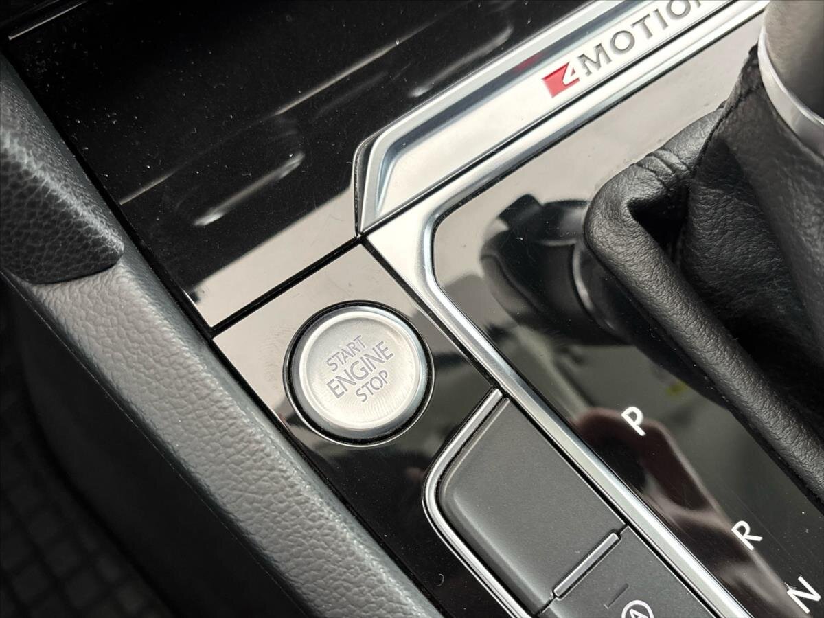 Volkswagen Passat Sedan / Limuzína 2,0 l 140 kw