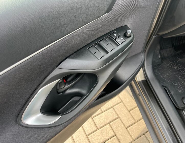 Toyota Yaris Cross SUV / Terénní 1,5 l 68 kw