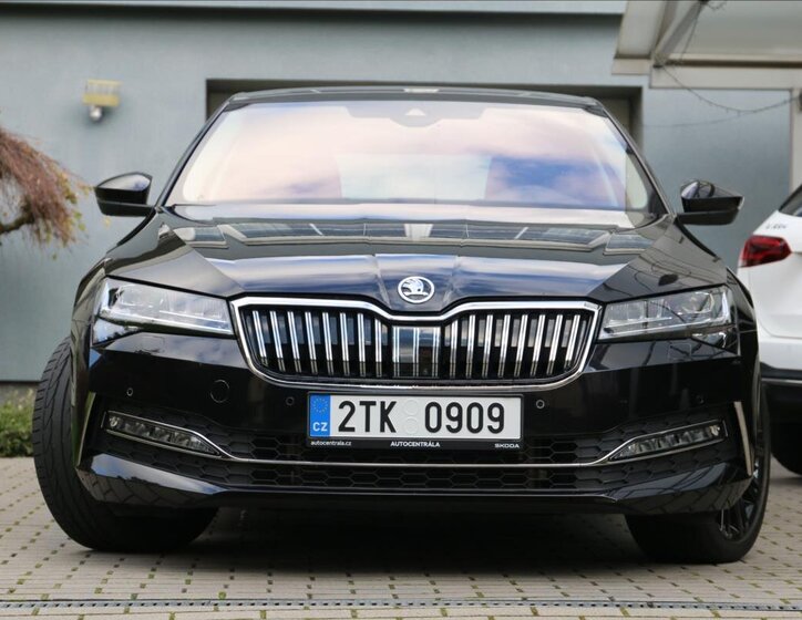Škoda Superb Sedan / Limuzína 2,0 l 140 kw