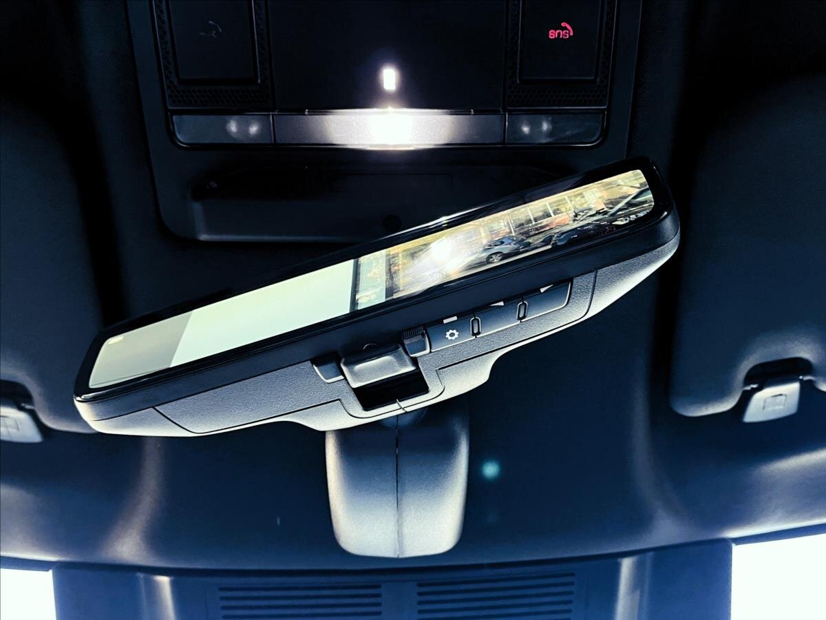 Land Rover Defender SUV / Terénní 3,0 l 183 kw