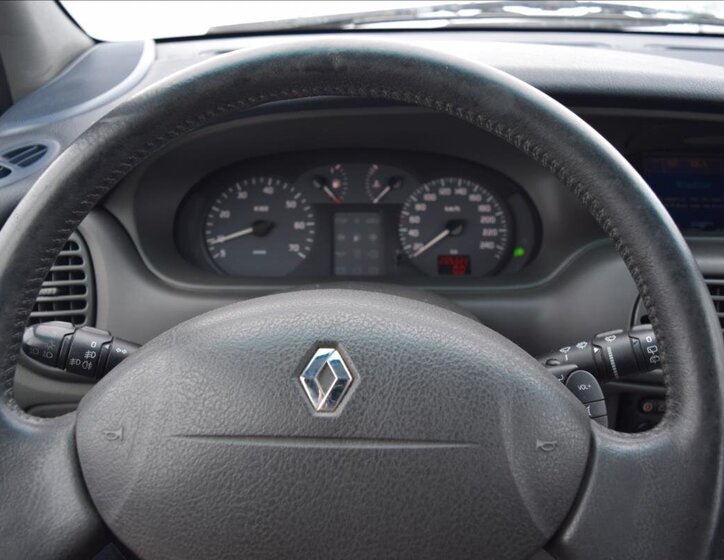 Renault Scénic Kombi 1,9 l 72 kw