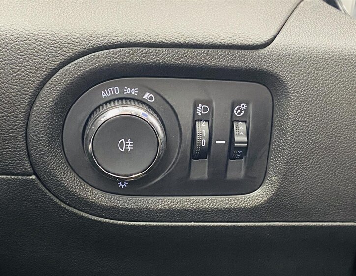 Opel Grandland X SUV 1,2 l 96 kw