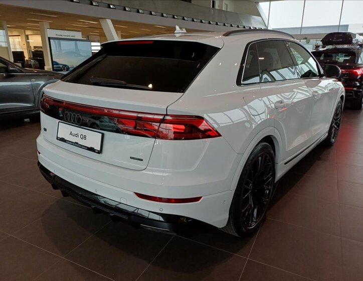 Audi Q8 SUV 3,0 l 210 kw