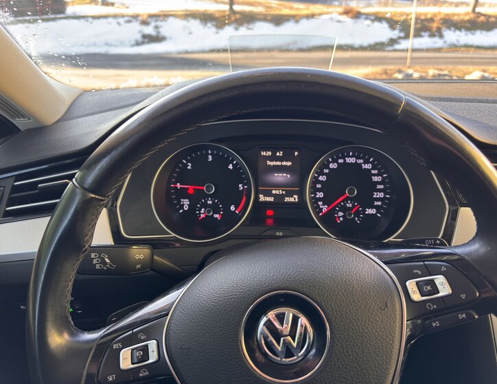 Volkswagen Passat Kombi 2,0 l 110 kw