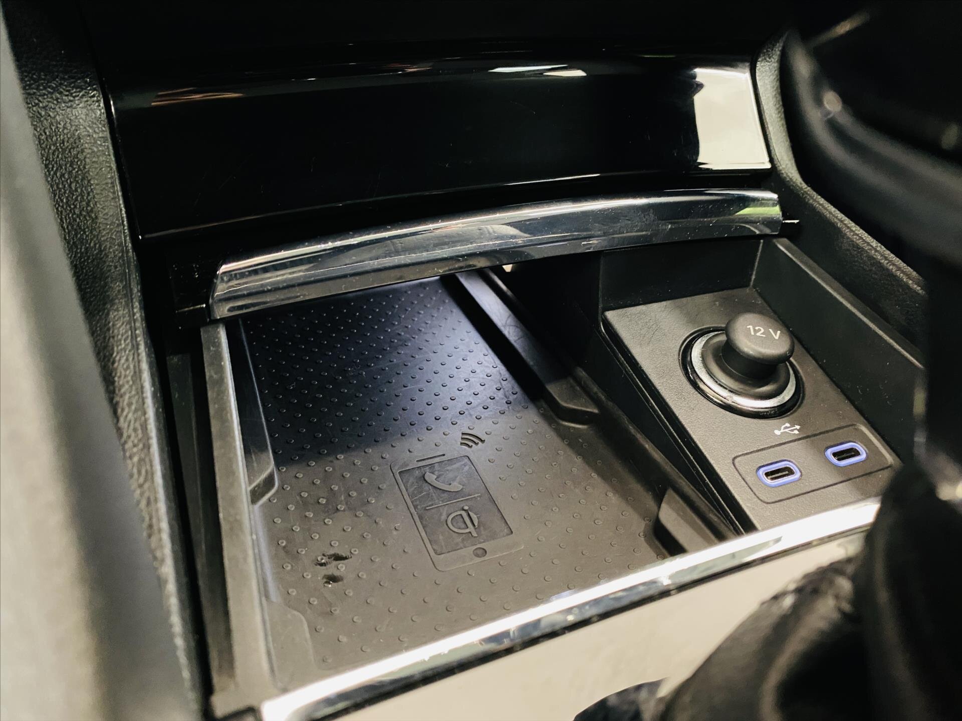 Škoda Karoq SUV 1,5 l 110 kw