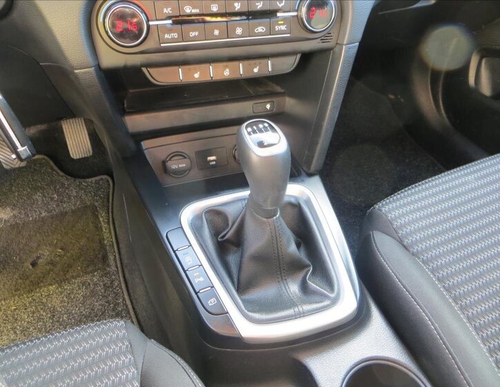 KIA Ceed Hatchback 1,5 l 118 kw