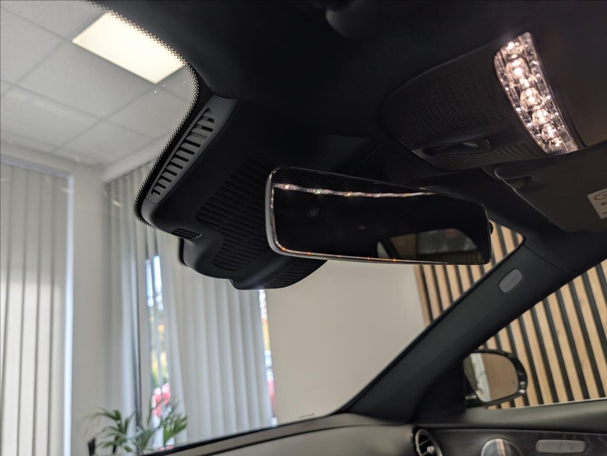 Mercedes-Benz Třídy E Kombi 2,0 l 143 kw