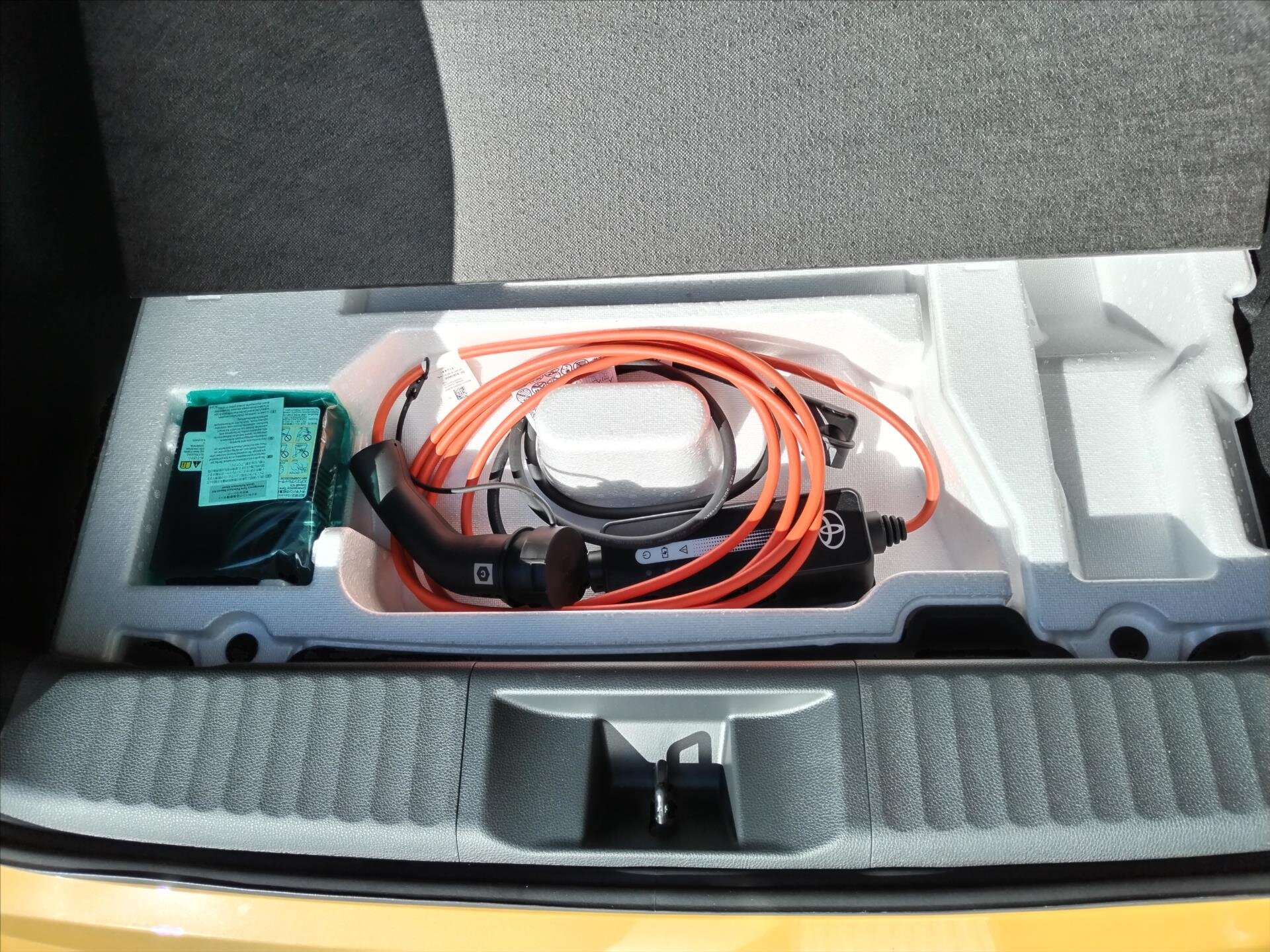 Toyota Prius Liftback 2,0 l 164 kw