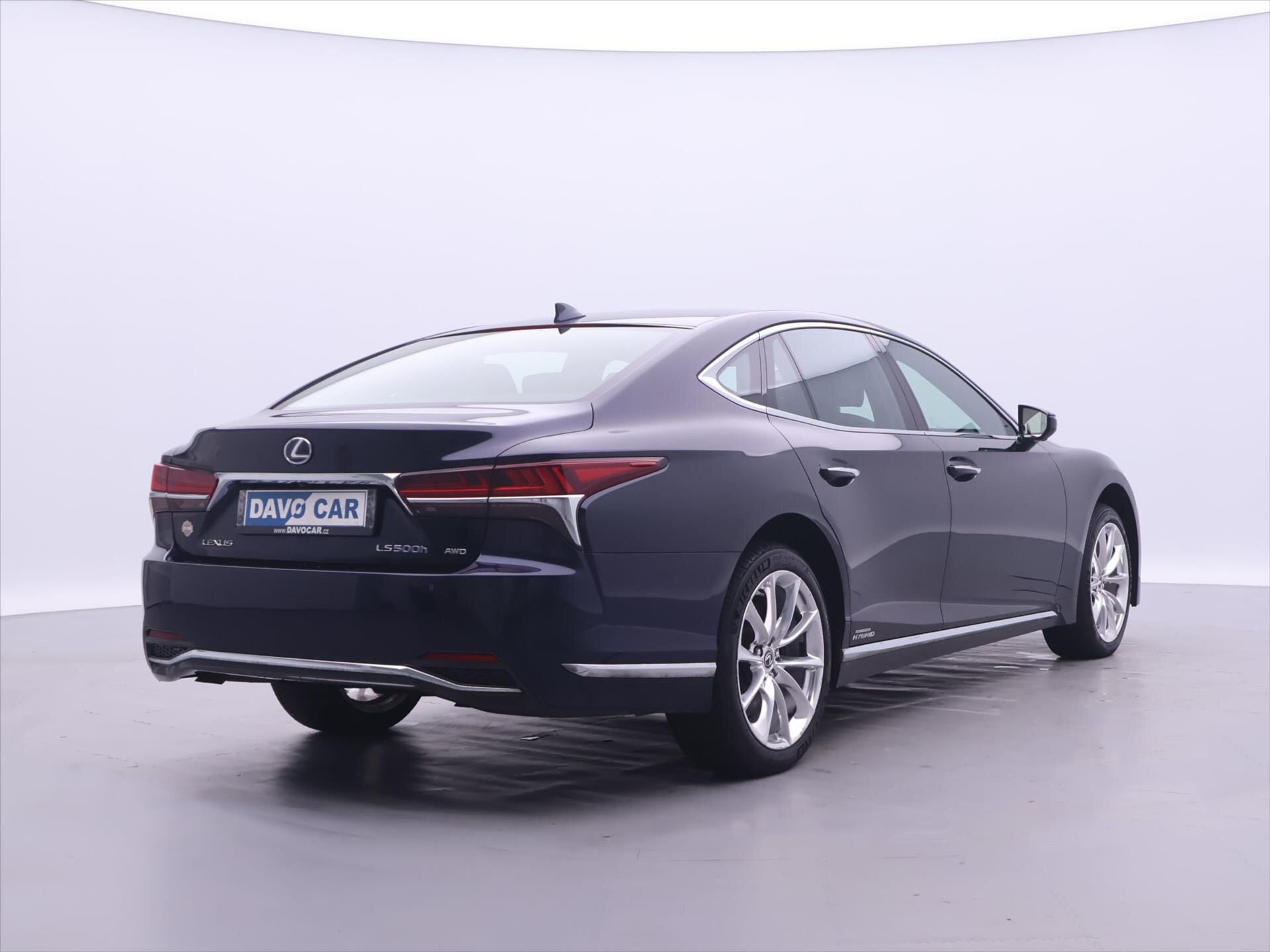 Lexus LS 500h Sedan / Limuzína 3,5 l 220 kw