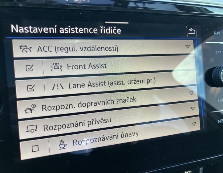 Volkswagen Passat Sedan / Limuzína 2,0 l 110 kw