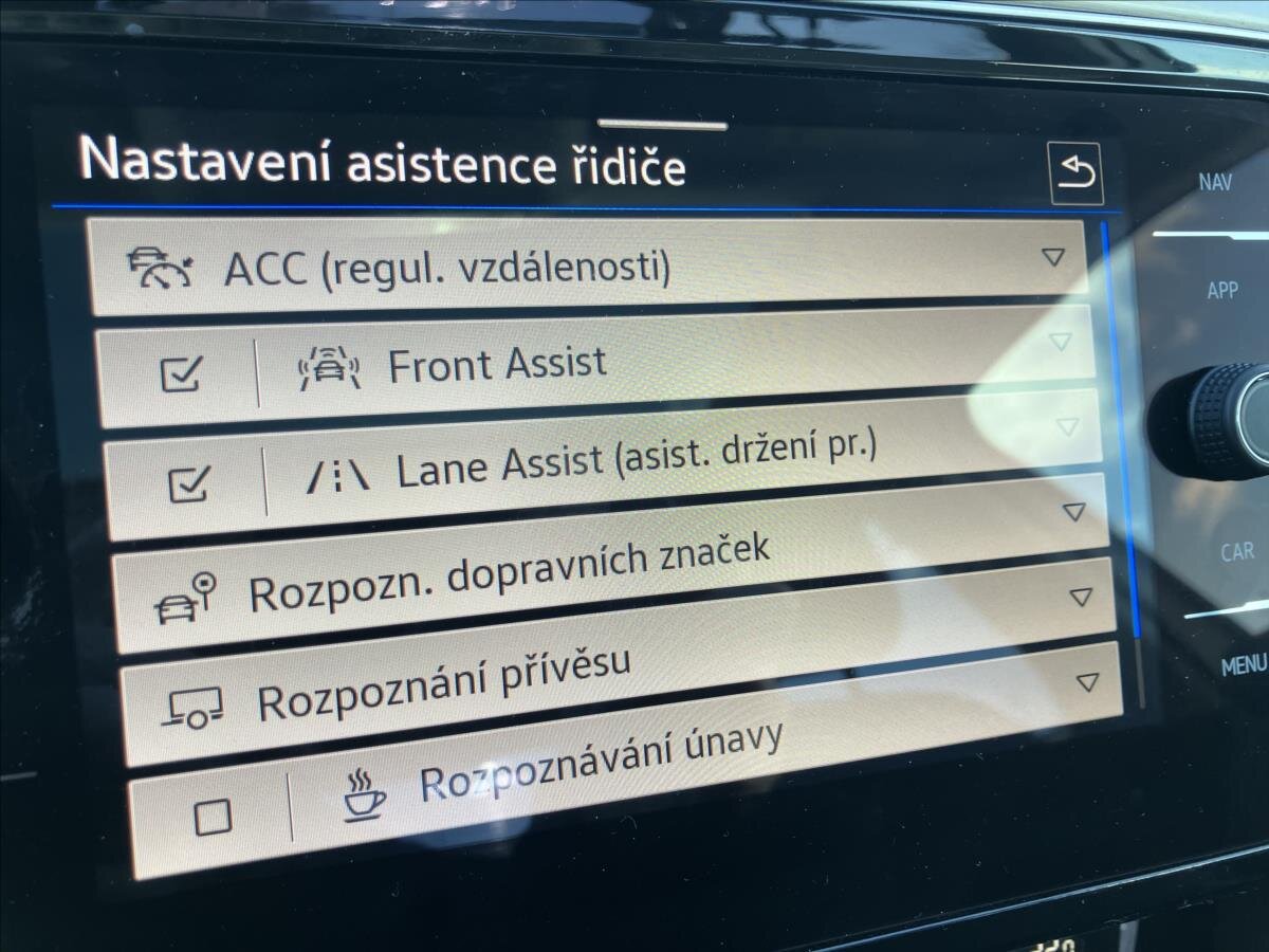 Volkswagen Passat Sedan / Limuzína 2,0 l 110 kw