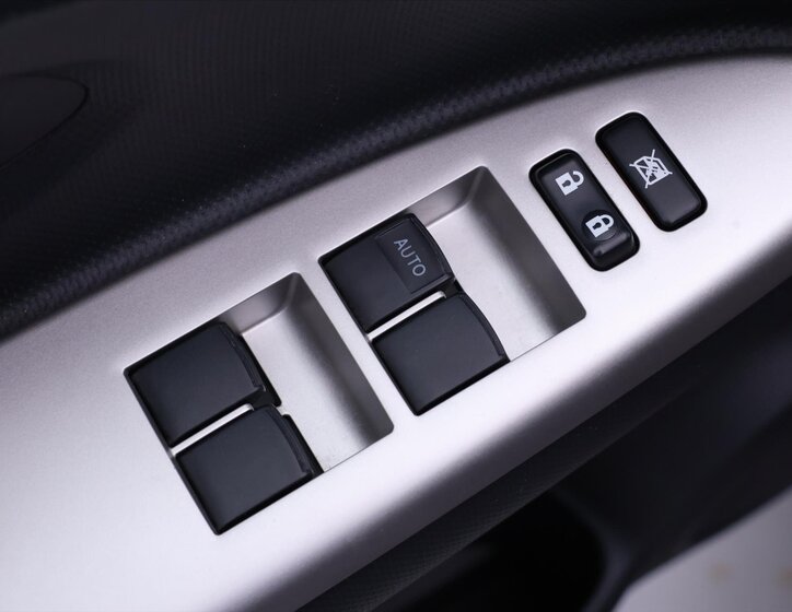 Toyota Urban Cruiser 13