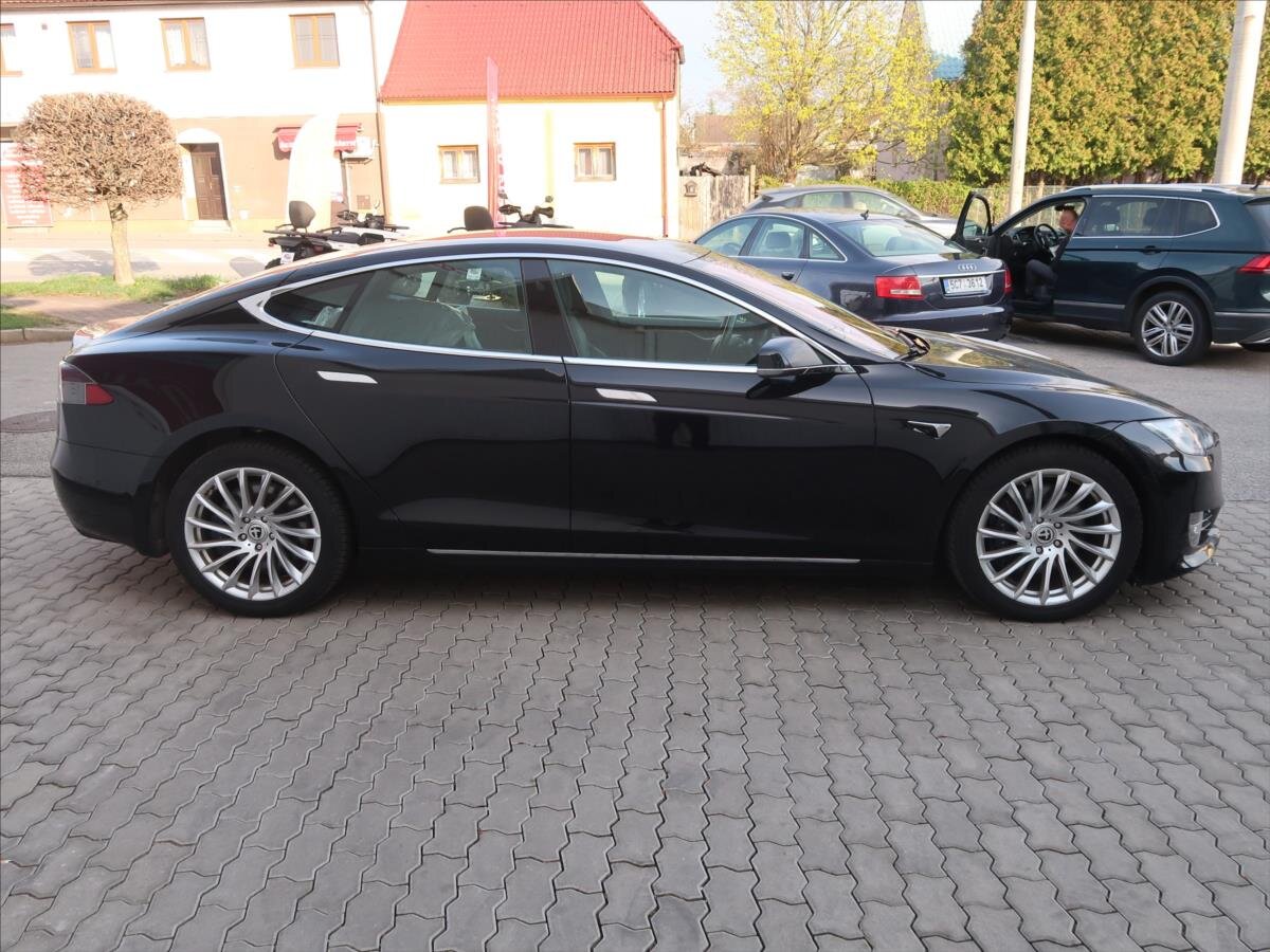Tesla Model S Hatchback 0,0 310 kw
