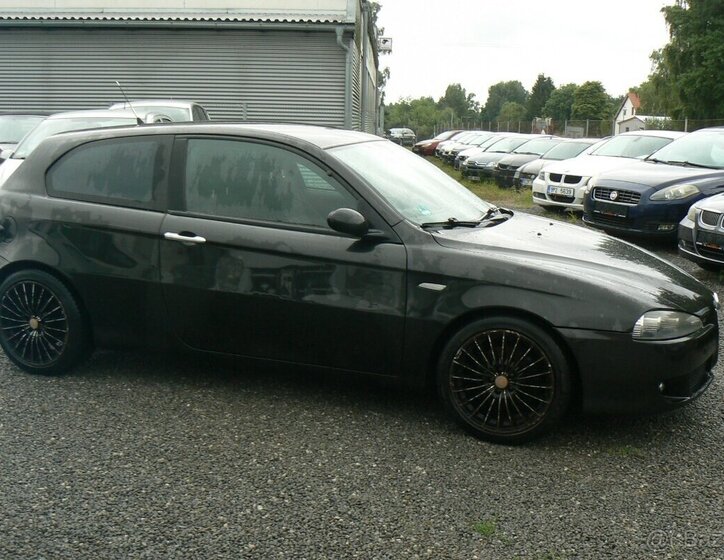 Alfa Romeo 147 Hatchback 1,6 l 77 kw