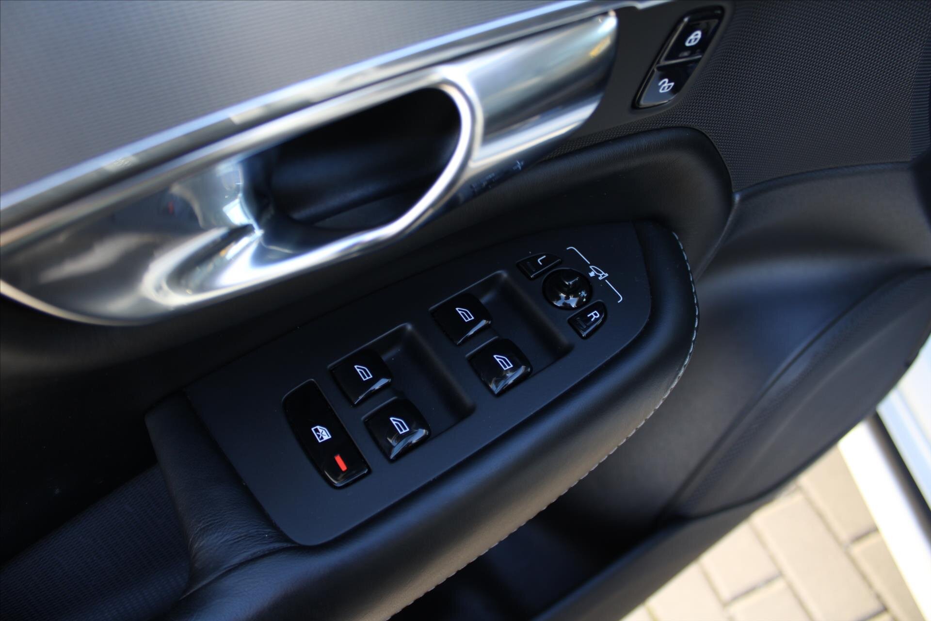 Volvo XC90 SUV 2,0 l 173 kw