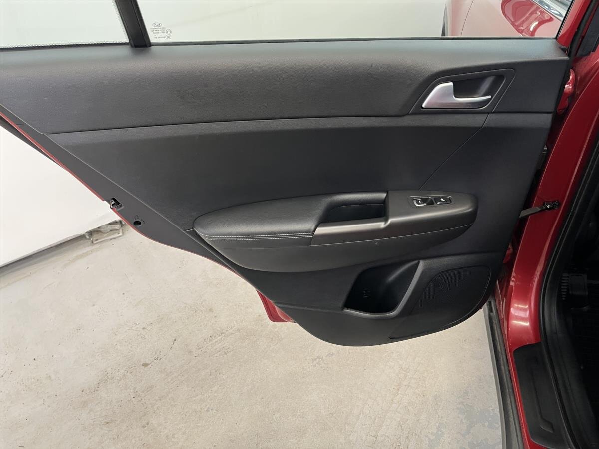 KIA Sportage SUV / Terénní 2,0 l 100 kw