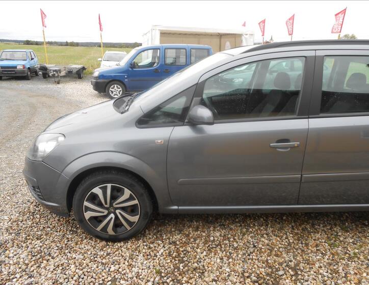 Opel Zafira 10