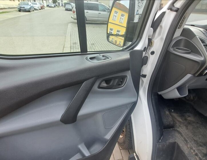 Ford Transit Custom Skříň 2,2 l 74 kw