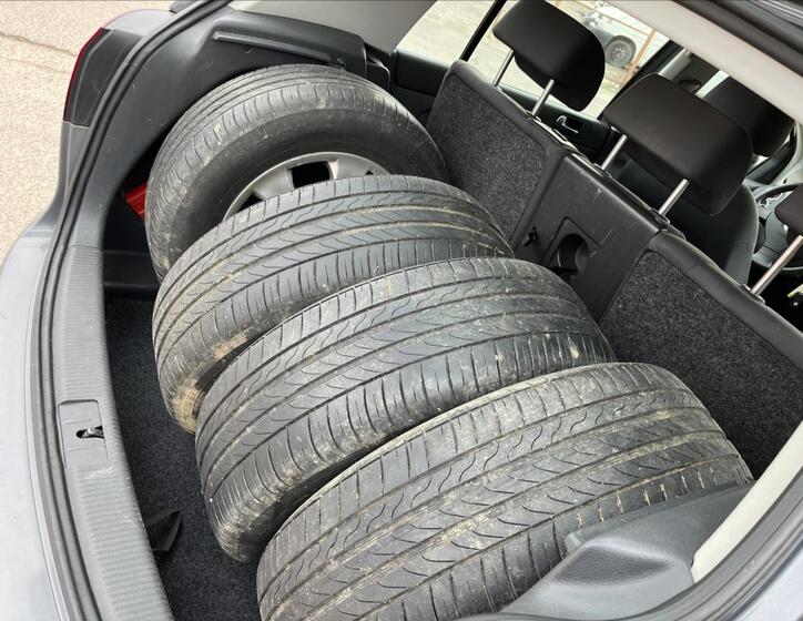 Volkswagen Golf Plus 25