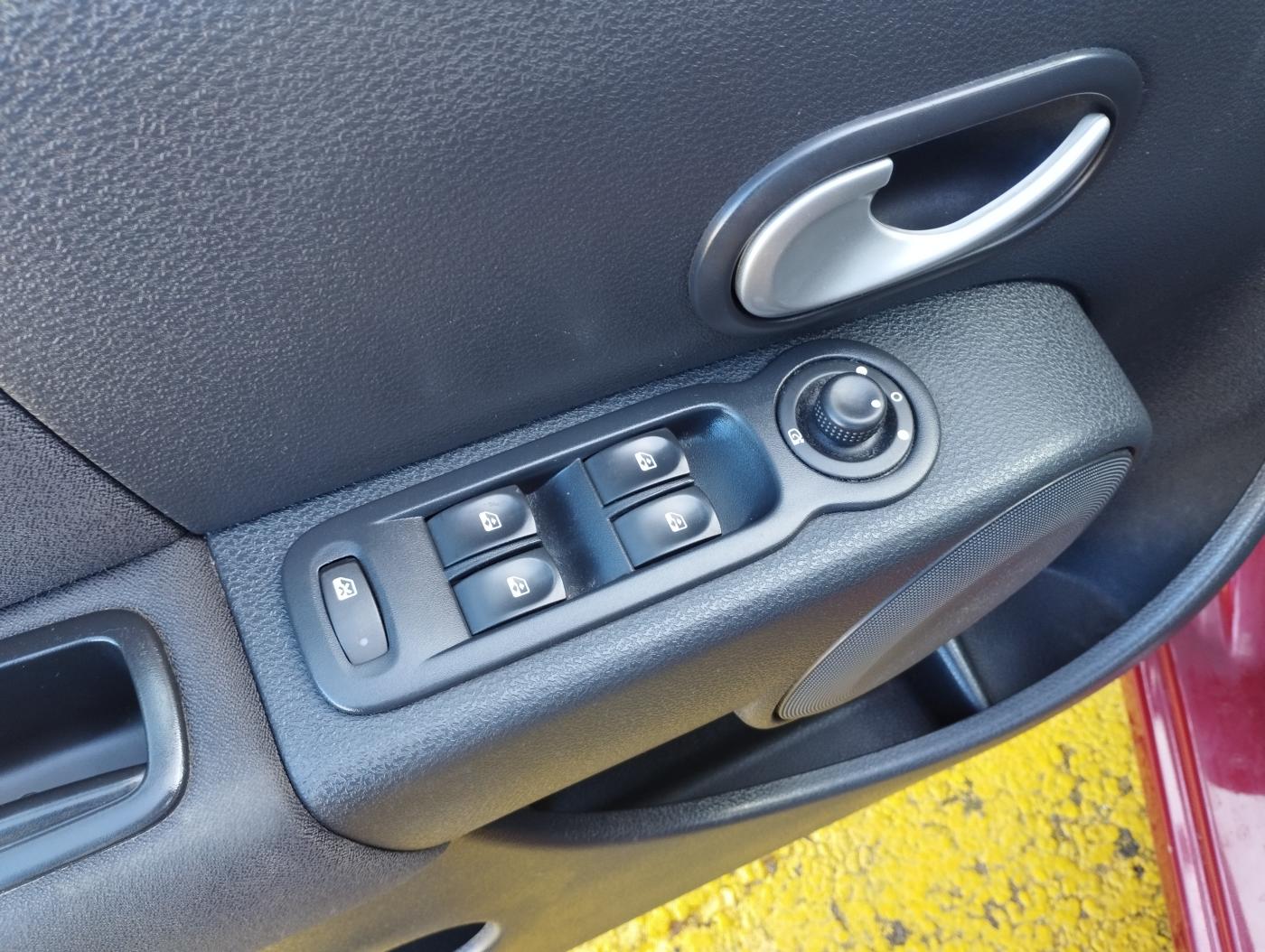 Renault Modus Hatchback 1,1 l 74 kw