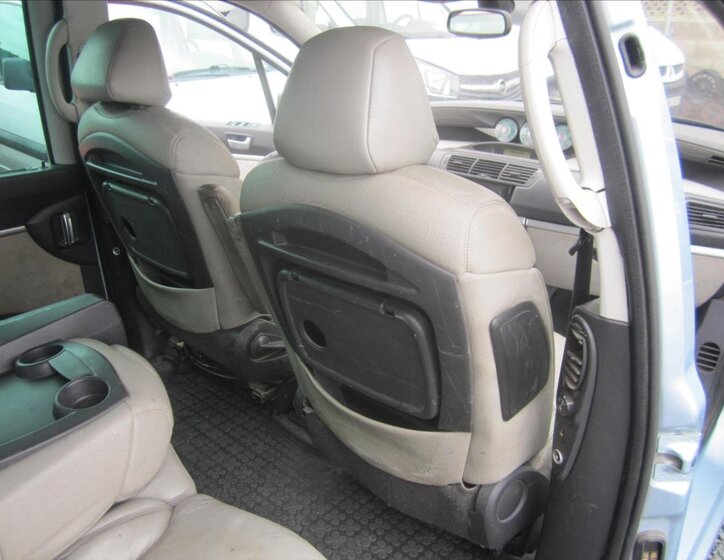 Peugeot 807 Kombi 2,2 l 94 kw