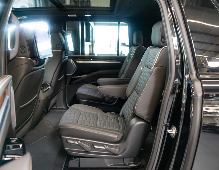 Cadillac Escalade 43