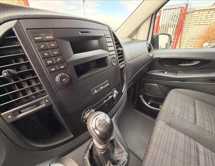 Mercedes-Benz Vito 13