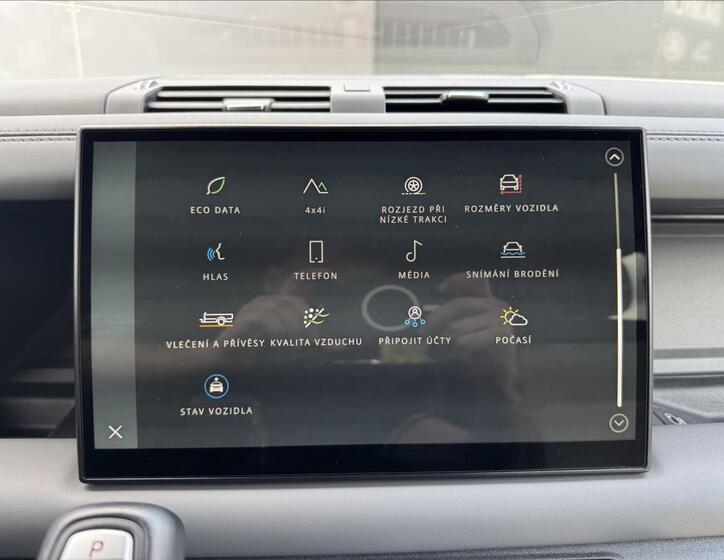 Land Rover Defender 16