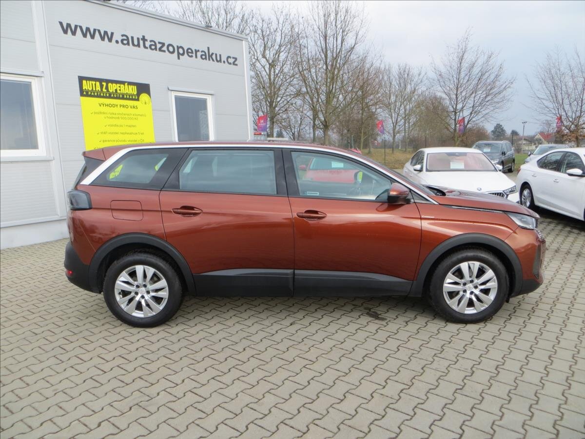 Peugeot 5008 MPV 1,2 l 96 kw