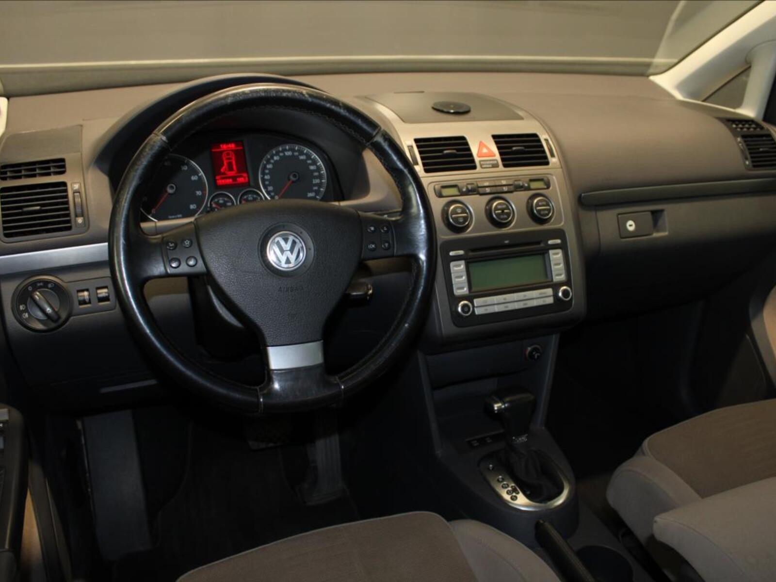 Volkswagen Touran 25