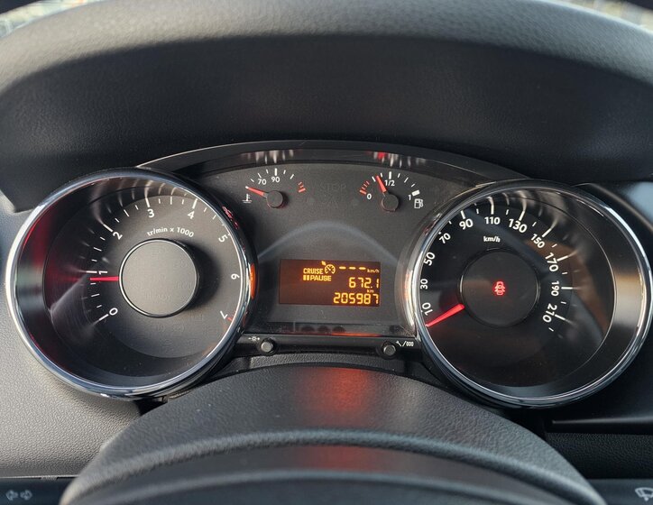 Peugeot 3008 SUV 1,2 l 96 kw