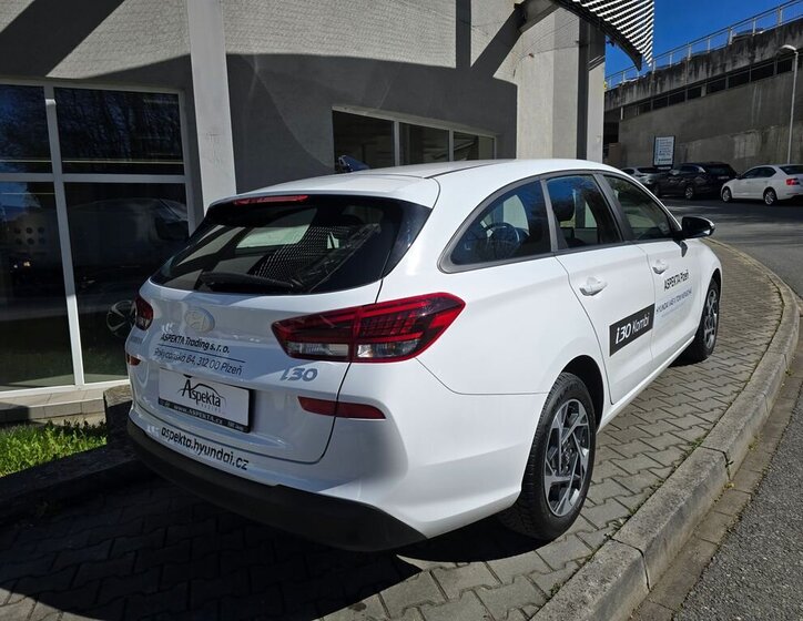 Hyundai i30 Kombi 998,0 73 kw