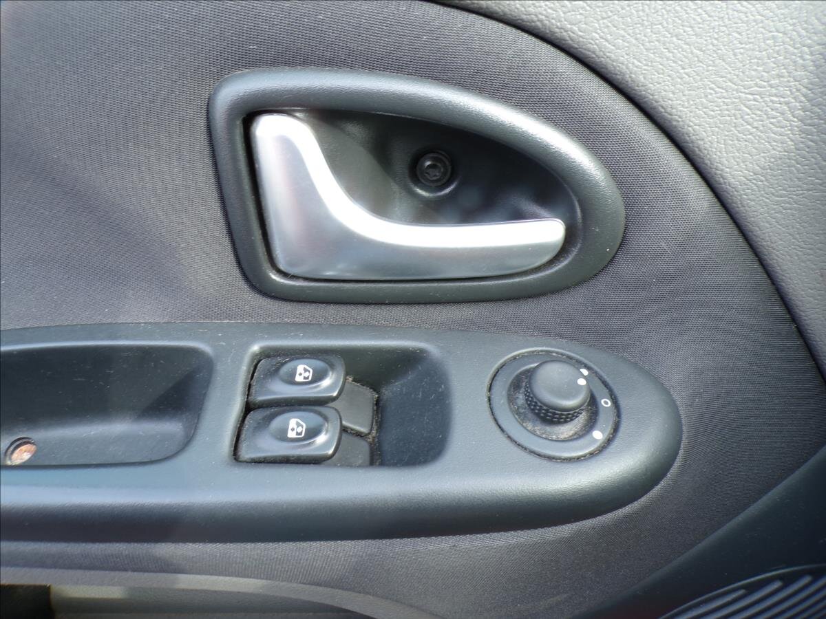 Renault Thalia Sedan 1,1 l 55 kw