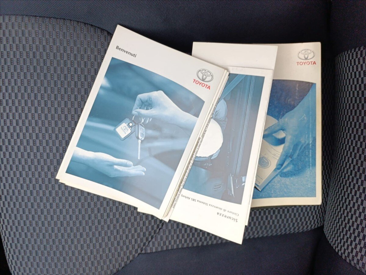 Toyota RAV4 SUV 2,2 l 100 kw