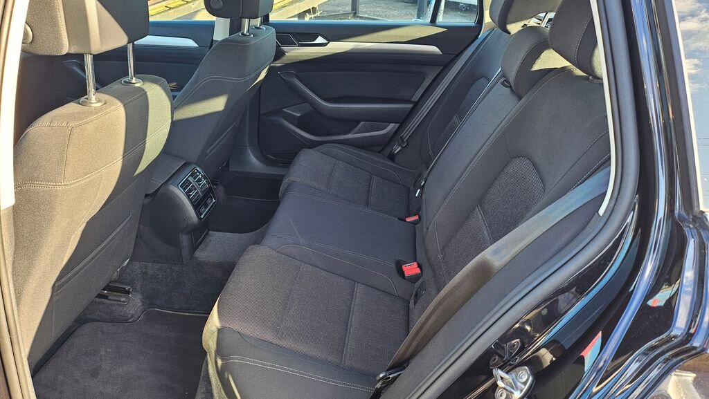 Volkswagen Passat Kombi 1,6 l 88 kw