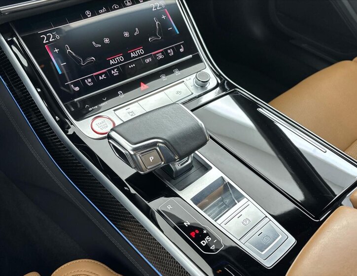 Audi S8 Sedan / Limuzína 4,0 l 420 kw