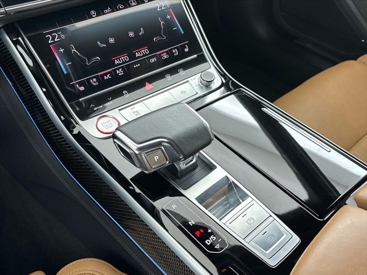 Audi S8 Sedan / Limuzína 4,0 l 420 kw