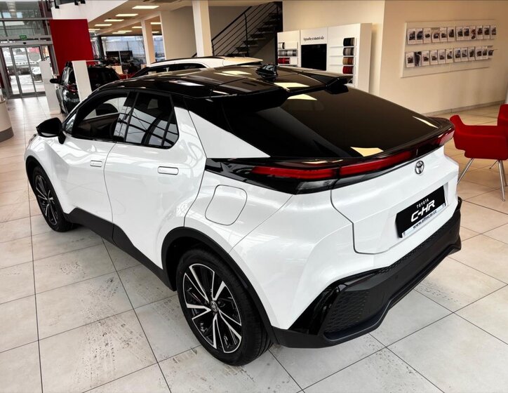 Toyota C-HR SUV 1,8 l 103 kw