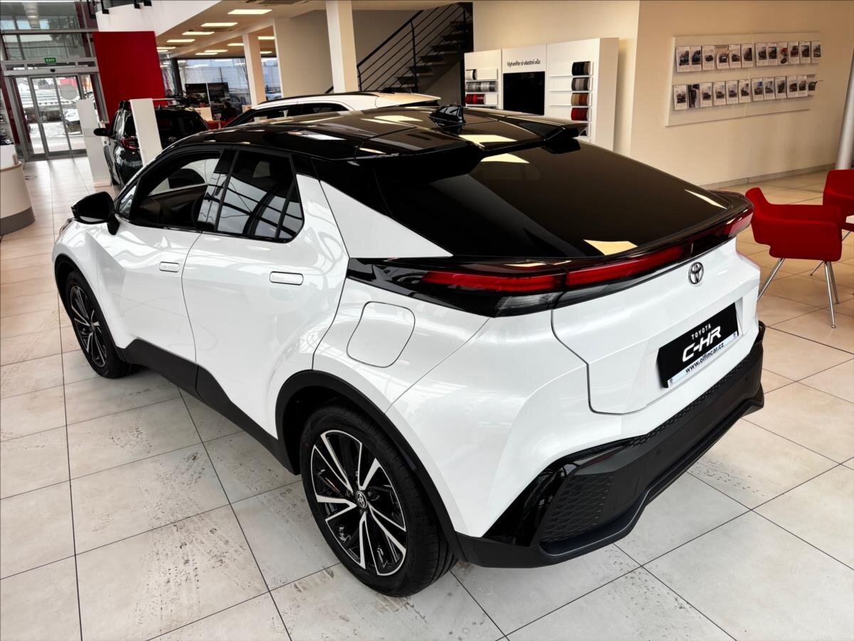 Toyota C-HR SUV 1,8 l 103 kw