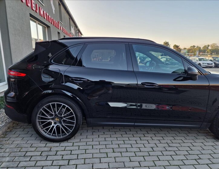 Porsche Cayenne SUV / Terénní 3,0 l 250 kw