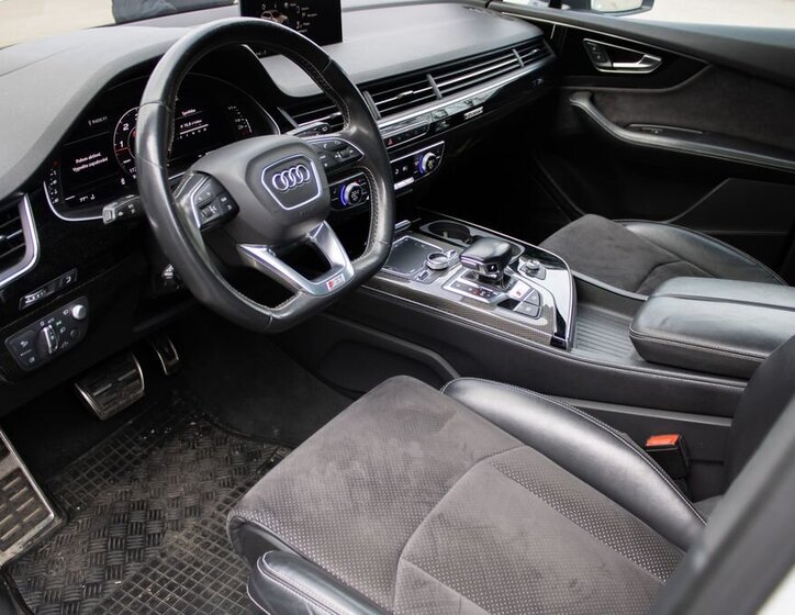 Audi SQ7 SUV / Terénní 4,0 l 320 kw
