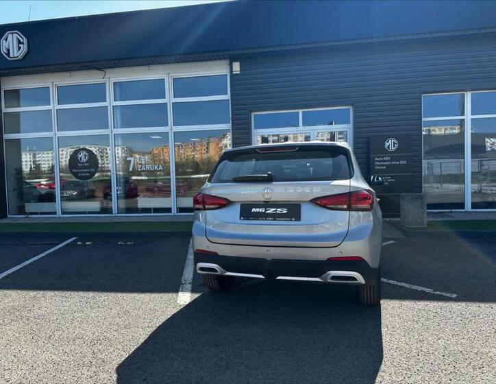 MG ZS 4