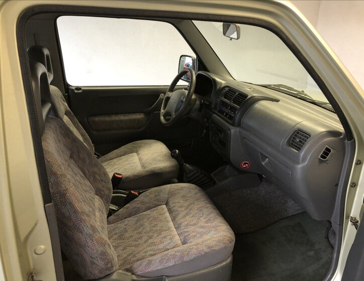 Suzuki Jimny 10