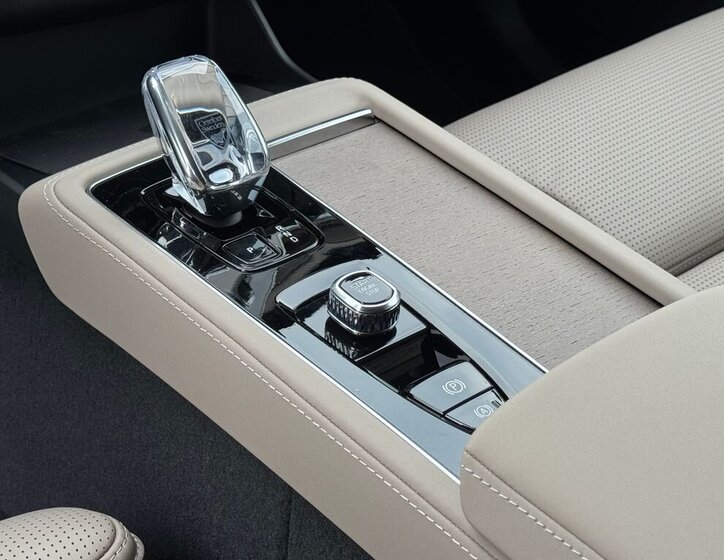 Volvo XC90 SUV / Terénní 2,0 l 184 kw