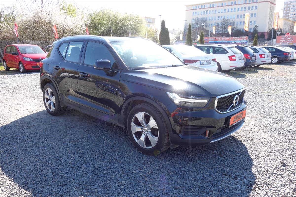 Volvo XC40 SUV / Terénní 2,0 l 140 kw