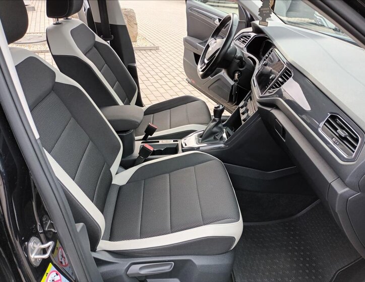 Volkswagen T-Roc SUV / Terénní 1,5 l 110 kw