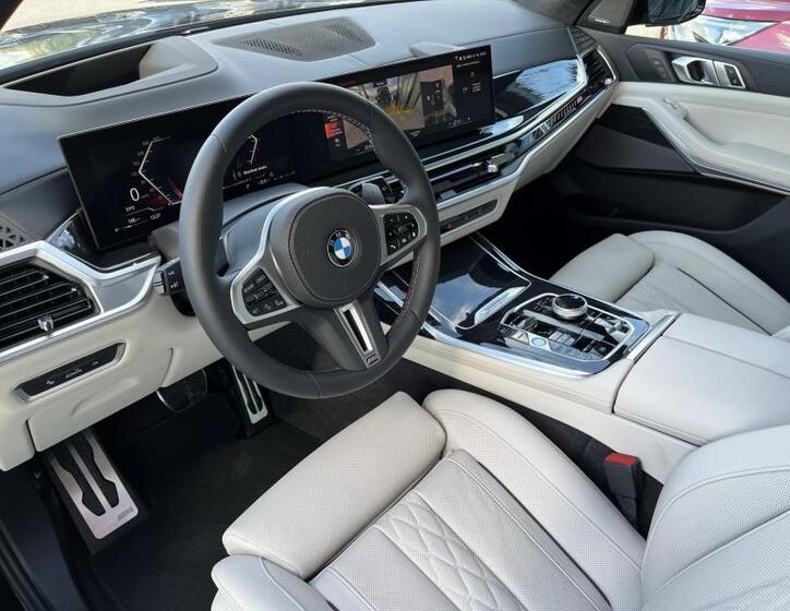 BMW X7 8